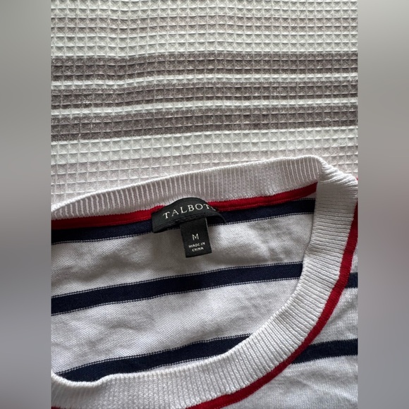 Women’s Striped long sleeve heart sweater - Picture 6 of 6